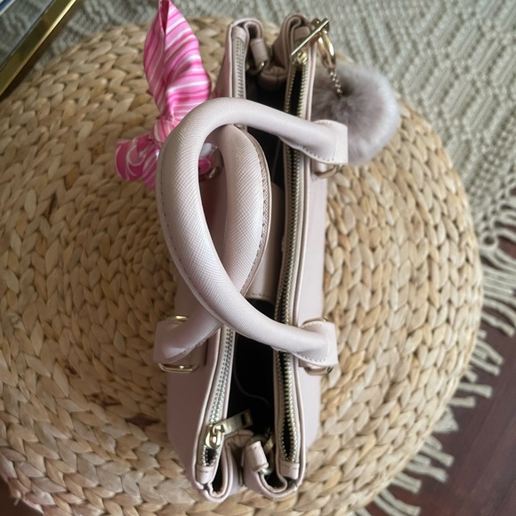 Cute Pink Hue Structured Purse 👛 Classic Style medium size - Picture 6 of 16